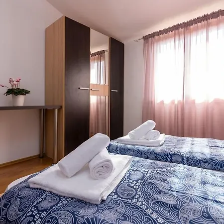 Holiday home Mia & Iva Dracevac